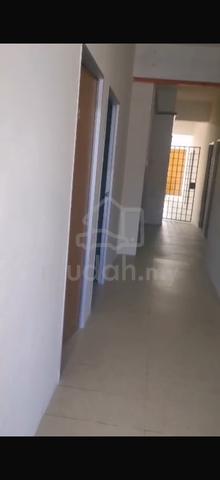 8 Partition Rooms Pandamaran 1st Floor Shoplot Suitable Worker Hostel 1