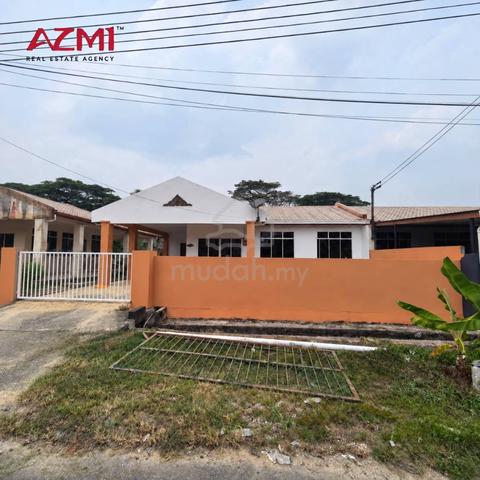 Single Storey Semi-D at Taman Indah Landeh Bt10 Padawan 1