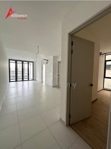Renna Residence @ The NorthBank 1