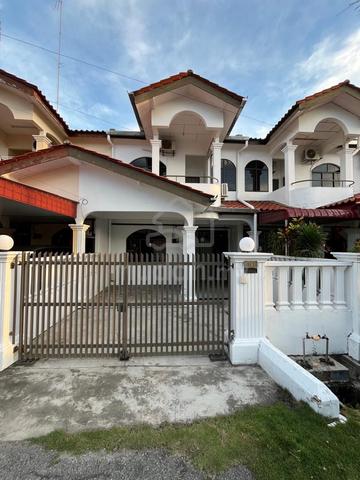 2 Storey Terraced House at Taman Mawar, Jalan Junid Muar fro Sale 1