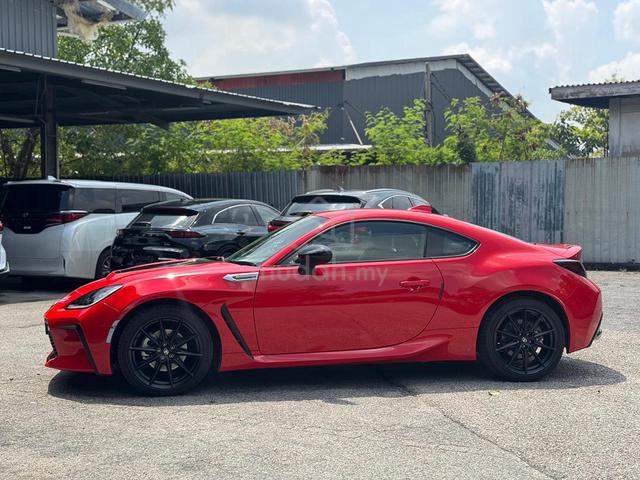 2025 Toyota GR86 2.4 MT RZ RED WITH CARBON HOOD - 3