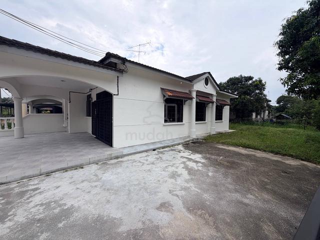 Simpang Renggam Single Storey Semi D Corner 46X80 FullLoan|UnblockUnit 1
