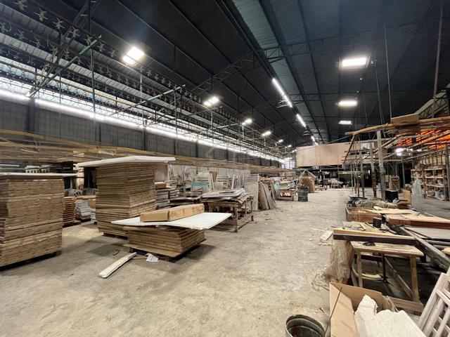 Factory / warehouse For Rent at  Pokok Sena 1