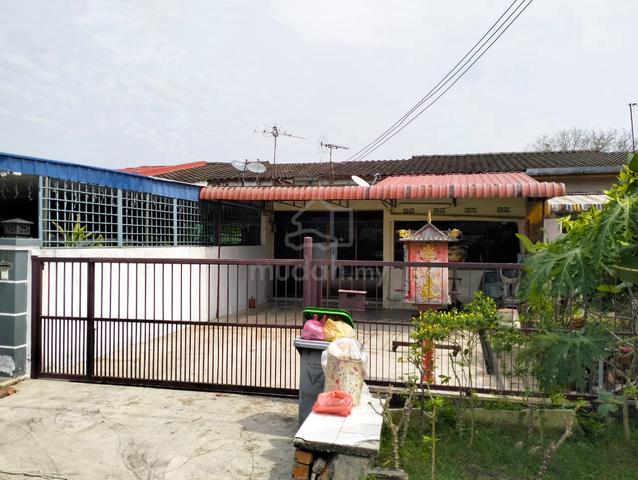 Rooms for rent within Taman Ambar, Jalan Teluk Wanjah 1