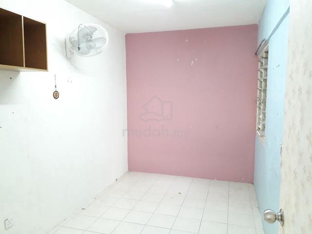 Desa Putra (Queensbay) 1