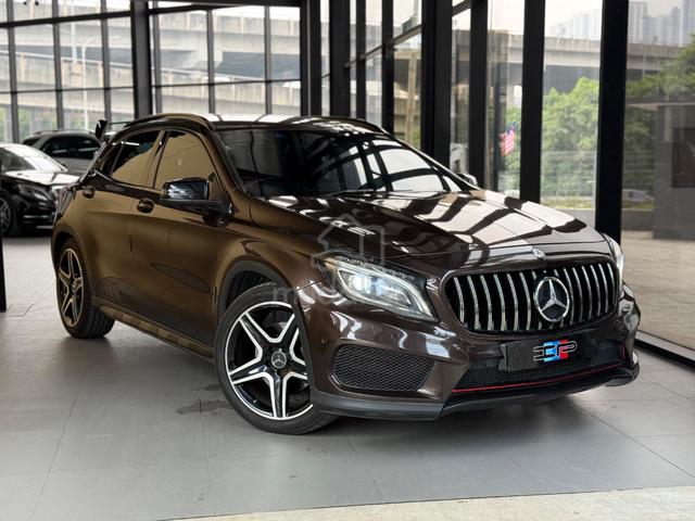 2015 Mercedes Benz GLA250 2.0 AMG Line 4Matic GLA - 4