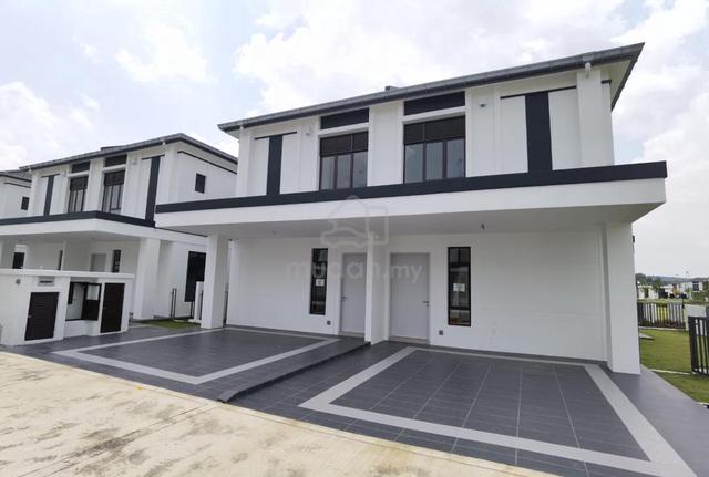 Regent Townhouse Ground Floor Puncak Alam For Rent 1