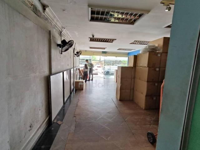 Johor Jaya, Jln Rosmerah @ 3Storey Shoplot @ Office Ready Condition 1
