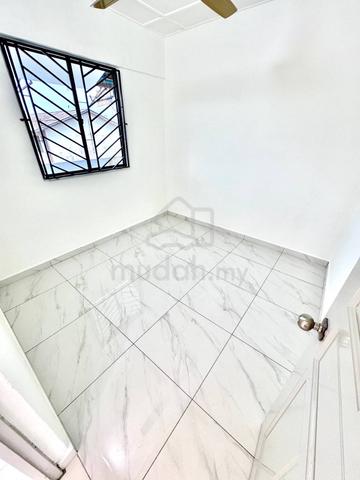 Flat Taman Ungku Tun Aminah 4