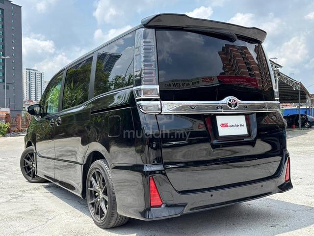 2019 Toyota VOXY 2.0 ZS KIRAMEKI II Sunroof - 2