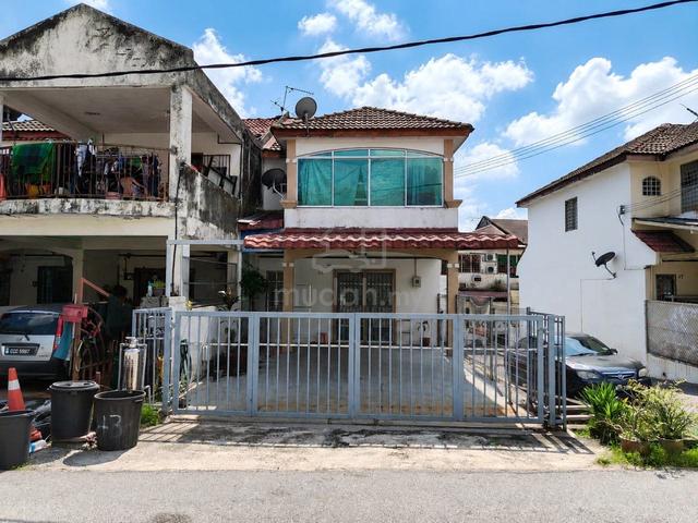 End Lot Double Storey Taman sri Gombak Fasa 8, Batu Caves, Selangor 1