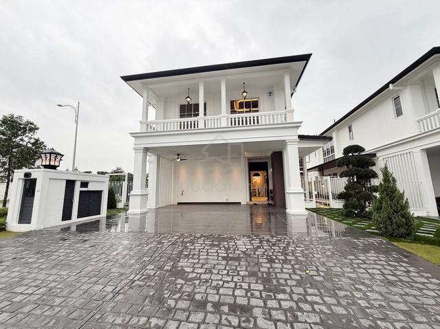 CORNER LOT 2 Storey English Colonial Bungalow Stoneridge Eco Majestic 1