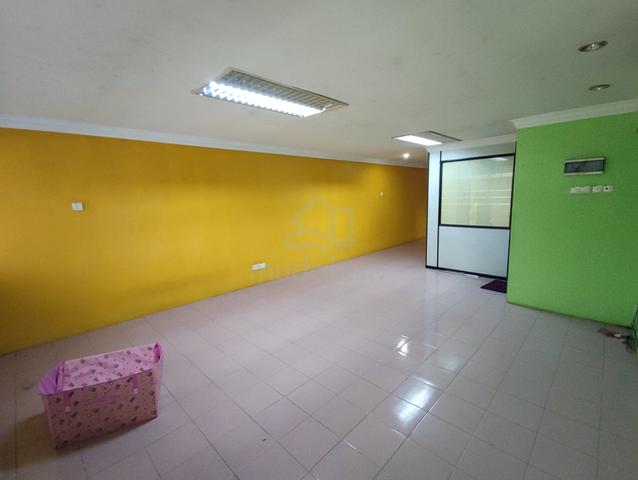 First Floor Office Space / Rumah Kedai at Jalan Semambu (4 Airconds) 4