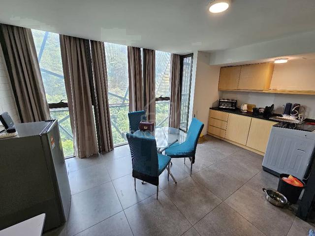 Empire City, Colonial Loft 1