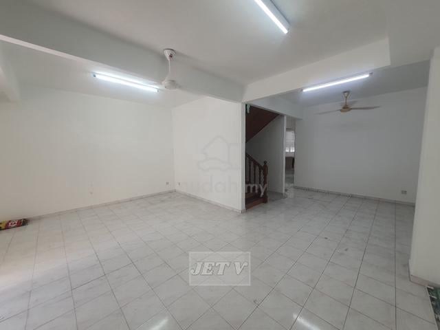 Jalan Meru Double Storey House for Rent kitchen cabinet fully extended 1