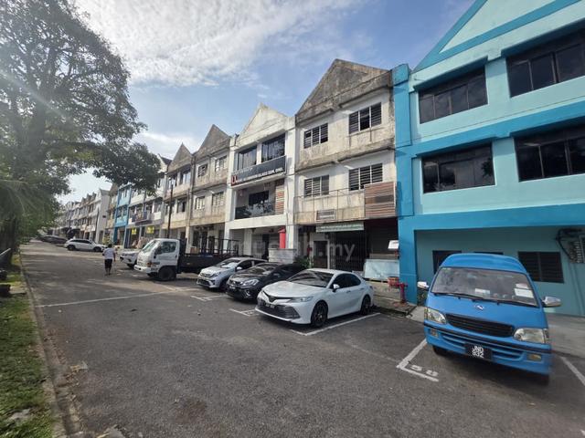 Puteri wangsa 3 Storey Shoplot For Sale 1
