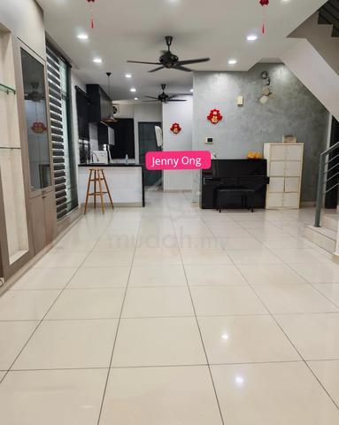 Exclusive Unit Fully Renovated 3 Sty Semi-D Tmn Vila Permai For Sale 1