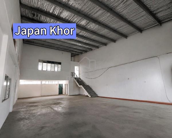 1.5 Storey Corner Adjoining Light Industry / Warehouse For Rent – Bm 1