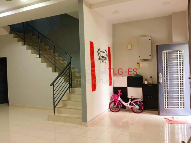 Semi-D 2Storey House Renovated Aman Perdana Klang Good Condition 5