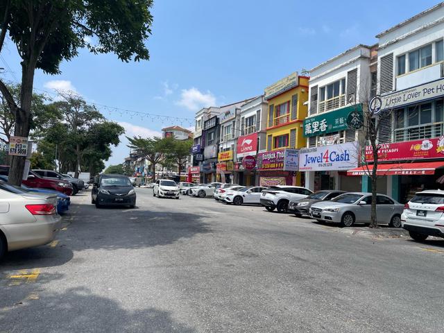 Setia Alam Setia Prima Facing Main Road 2nd Floor Corner Unit For Rent 1