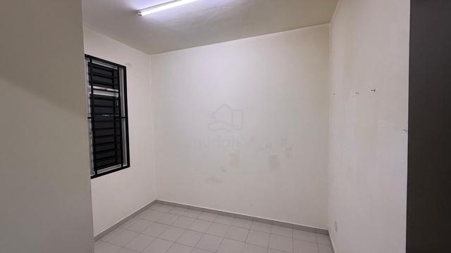 Ground floor Town House@Kulai｜3Bed2Bath｜Partial Furnished｜For Rent 1
