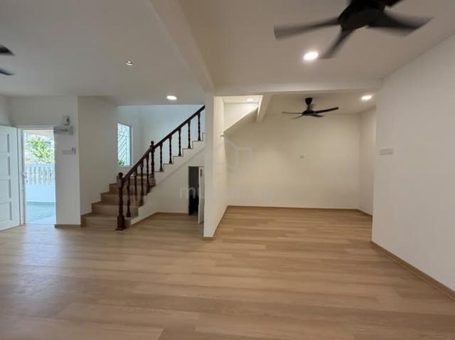 Puchong Renovated 2 Sty House 4R2B Ready For RENT 1