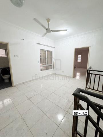 [FACING OPEN] Aman Perdana Klang Double Storey Semi-D House 32x75 5