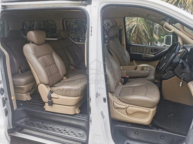 2012 Hyundai GRAND STAREX 2.5 ROYALE FACELIFT (A) - 4