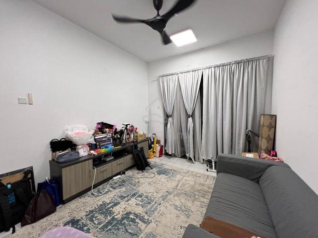 Residensi Adelia 2