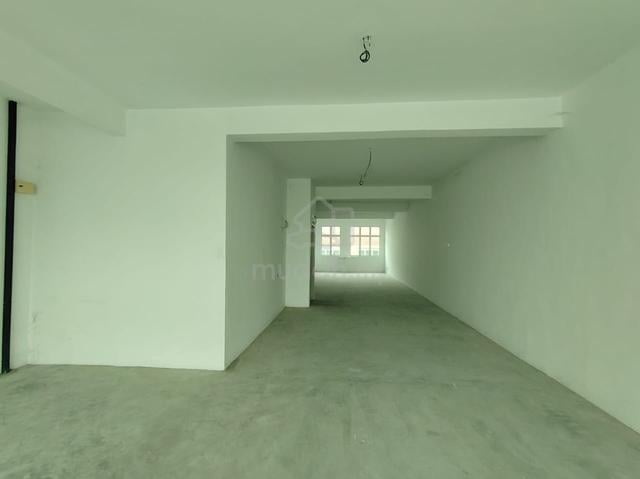 RARE OPPORTUNITY! 3-Storey Shoplot + Mezzanine @ Bemban 1