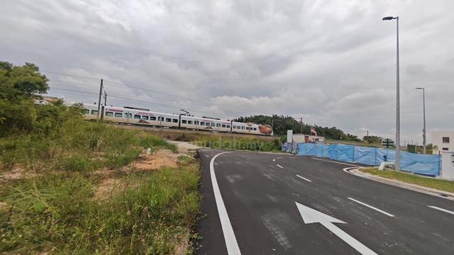 Lot Tanah Untuk dijual – Lokasi Strategik Bersebelahan ERL 1