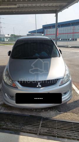 2010 Mitsubishi GRANDIS 2.4 FACELIFT (A) - 1