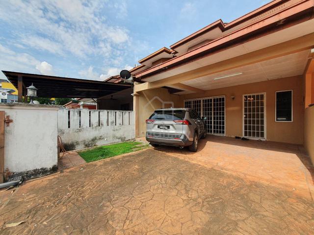 Renovated 2 Storey Terrace Jalan Kristal Seksyen 7 Shah Alam  2