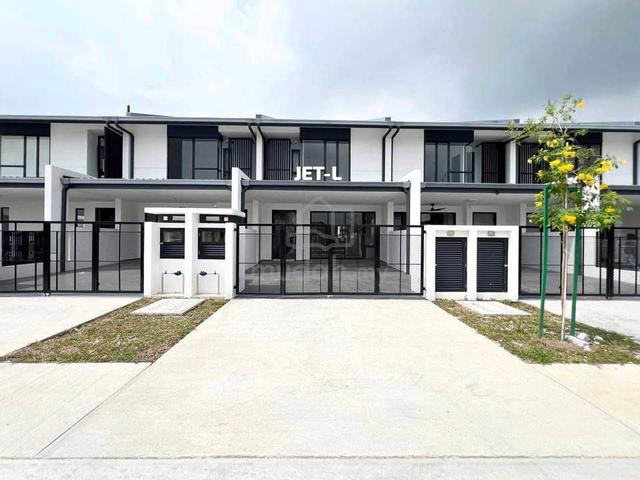 2 Sty Nadira Bandar Bukit Raja Klang Move In Condition For Rent !!! 1