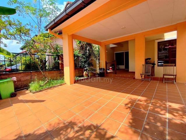 [RENOVATED] 2 Storey House @ Jalan Adang Bukit Jelutong  Shah Alam 1