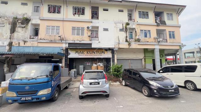 TAMAN PUTRI KULAI ( taman Putri Kulai Lavender Park Shop lot) 1