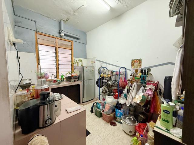 Flat Taman Perling 1