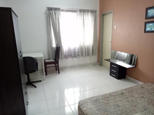 Shah Alam,Seksyen 25, Furnished,Landed House,Gated Guarded 1