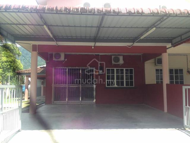 Rumah Corner Lot 2 tingkat untuk disewa 1