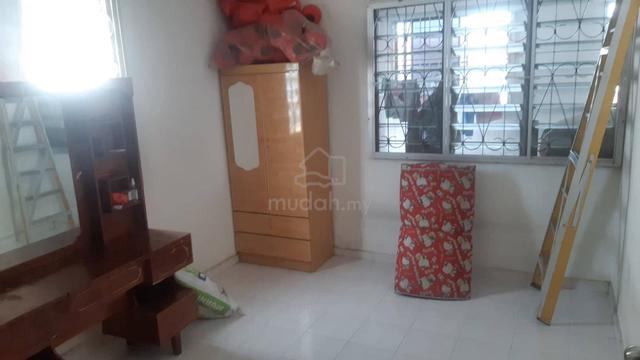 Bilik sewa di Taman Desa Damai, 75250 Cheng, Melaka. 1