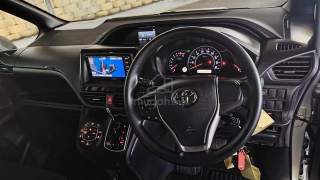 2022 Toyota NOAH 2.0 X MZRA95W (A) - 5