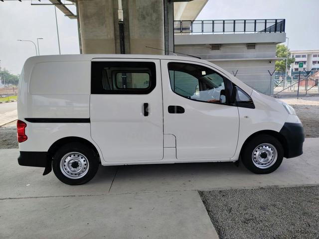 2019 Nissan NV200 1.6 (M) Semi Panel Van - 4