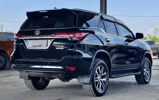 Toyota Fortuner 2.7 (A) 2017 RAK 8191 - 3