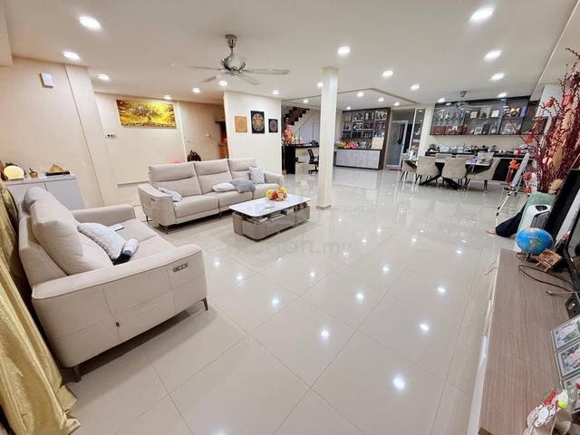 Double Storey Terrace Corner @ Jalan Permas 8/x, Permas Jaya. Masai 1