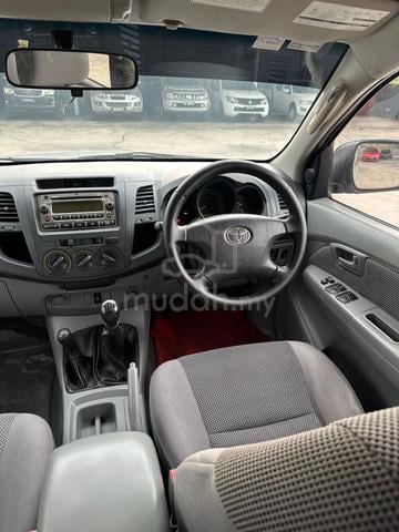 2005 Toyota HILUX 2.5 G (M) 4X4 CASH SAHAJA - 5