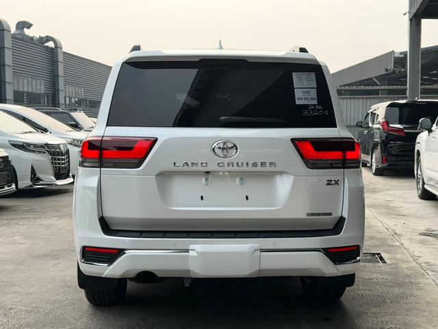 2023 Toyota LANDCRUISER 3.4 ZX Full Spec 5A 6k km - 3
