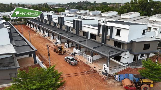 Rumah Baru Teres 2 & 2½ Tingkat @ Indera Mahkota 1