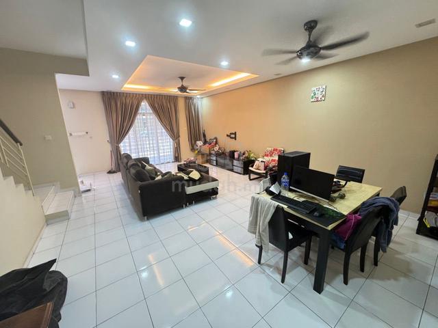 Taman Pulai Flora @ Skudai Double Storey 4 Bed 3 Bath Fully Furnished 1