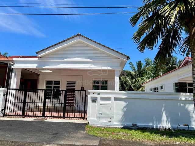Room to let in Selama. 1