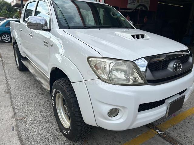 2011 Toyota HILUX 3.0 G DUAL CAB (A) - 4